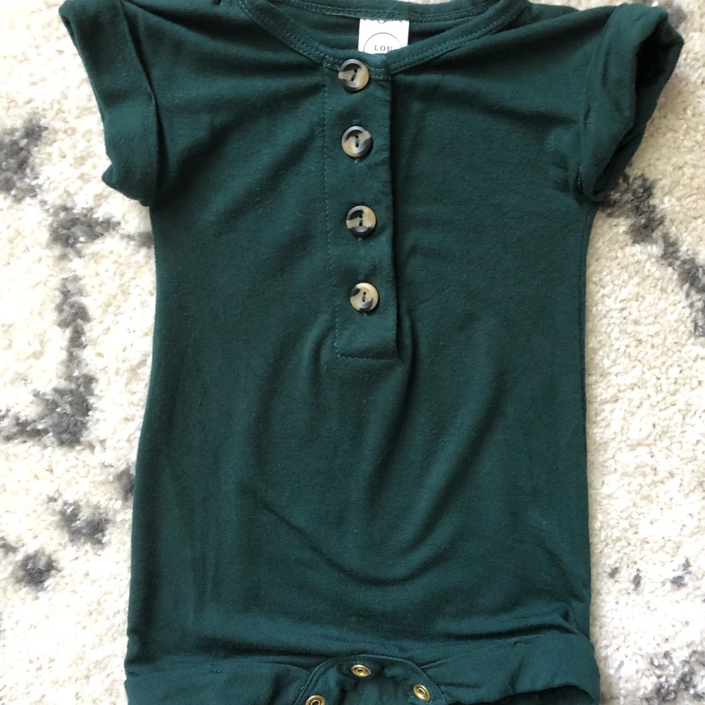 Lou Lou & Co EUC Newborn Jordan Romper